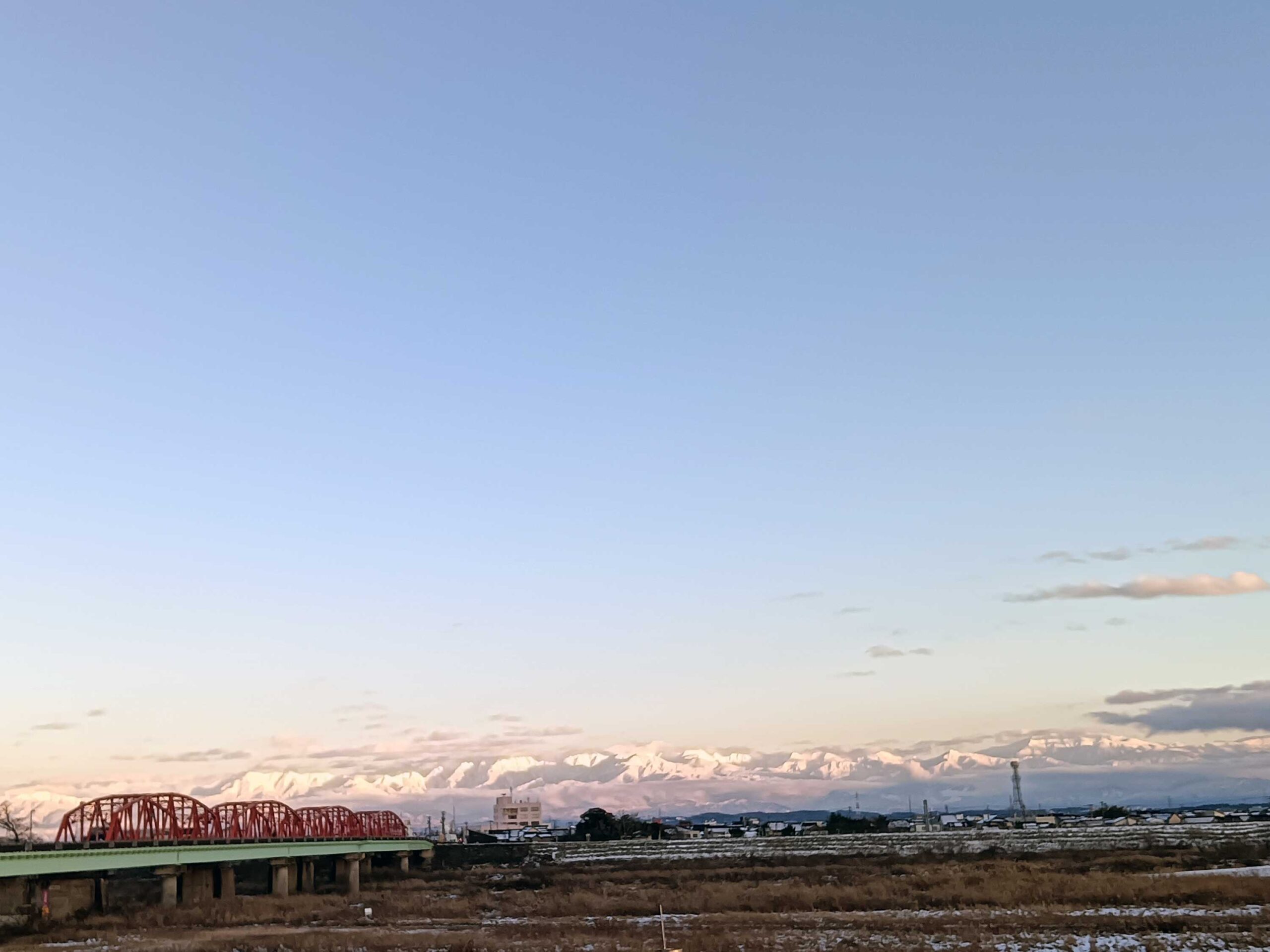 冬場の空気がきれいなこの時期は、立山連峰はきれいに見える。