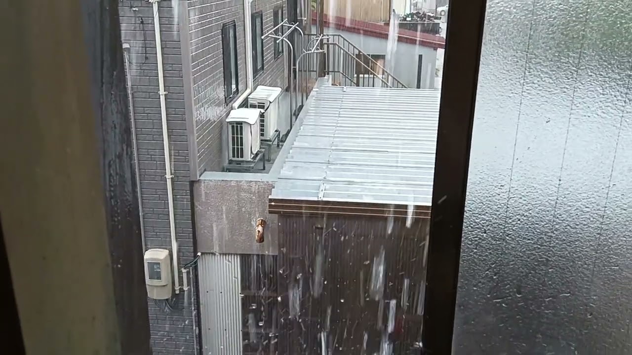 東北方面に大雨をもたらした前線が南下。富山県各地で大雨。