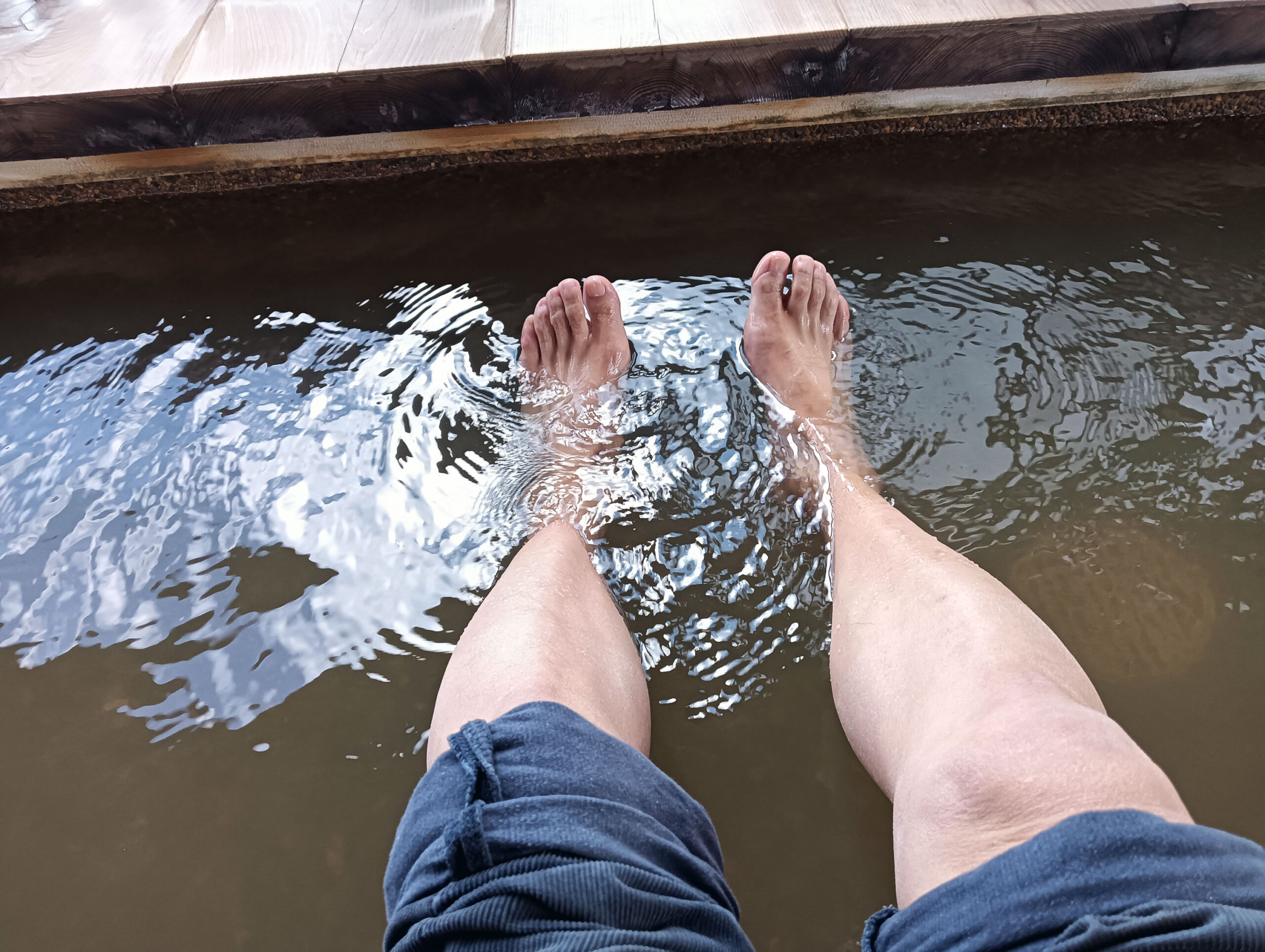 氷見でちょっと時間が空いたので道の駅氷見番屋街の前の足湯に行ってみた